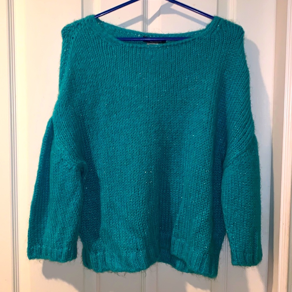 Gemelli made in Italy soft sparkly blue knitted sweater with fashionable sleeves